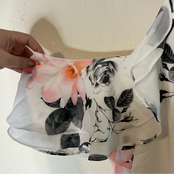 City Chic Lotus Lust Floral Maxi Dress in Ivory - Picture 9 of 15